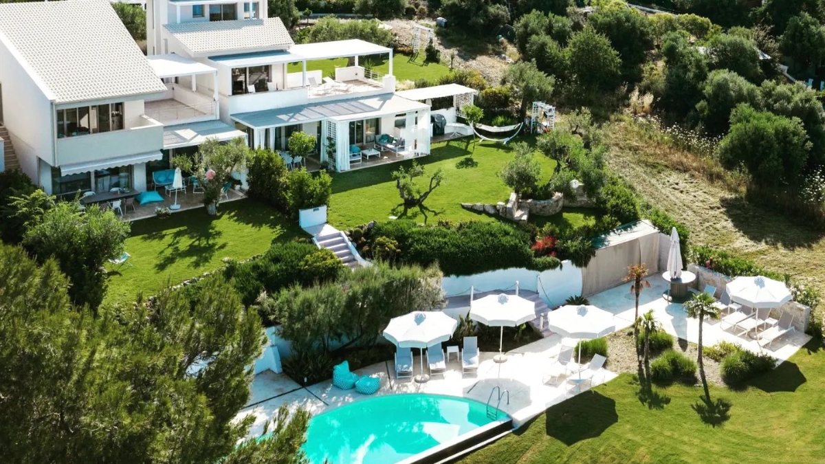 akti-elia-villas-website-our-villas-section-superior-villa